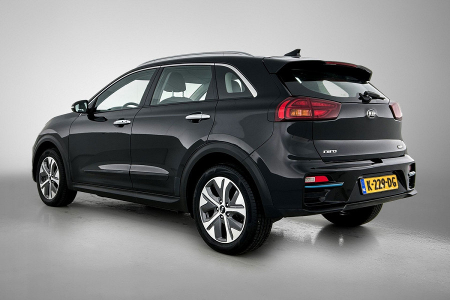 Kia e-Niro DynamicLine 64 kWh (NAVIGATIE, STOEL-/STUURVERWARMING, CARPLAY, 1e EIGENAAR)