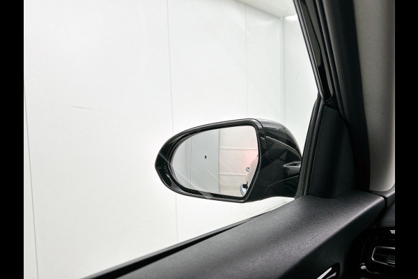 Kia e-Niro DynamicLine 64 kWh (NAVIGATIE, STOEL-/STUURVERWARMING, CARPLAY, 1e EIGENAAR)