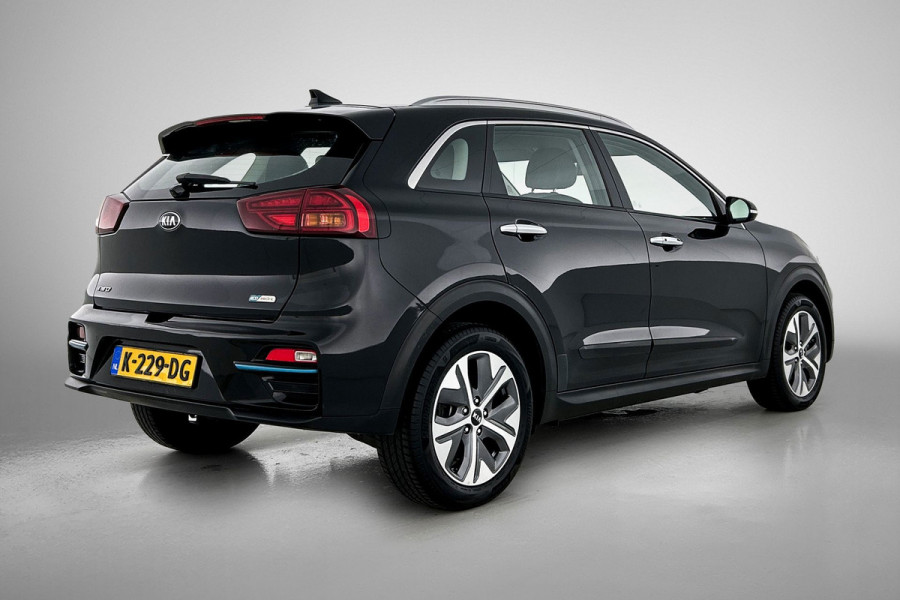 Kia e-Niro DynamicLine 64 kWh (NAVIGATIE, STOEL-/STUURVERWARMING, CARPLAY, 1e EIGENAAR)