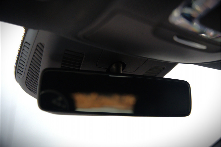 Mercedes-Benz CLA-Klasse Shooting Brake 180 Premium Plus | Stoelverwarming | Parkeersensoren | Navigatie | Cruise Control | Keyless | Ambiance Verlichting | Climate Control