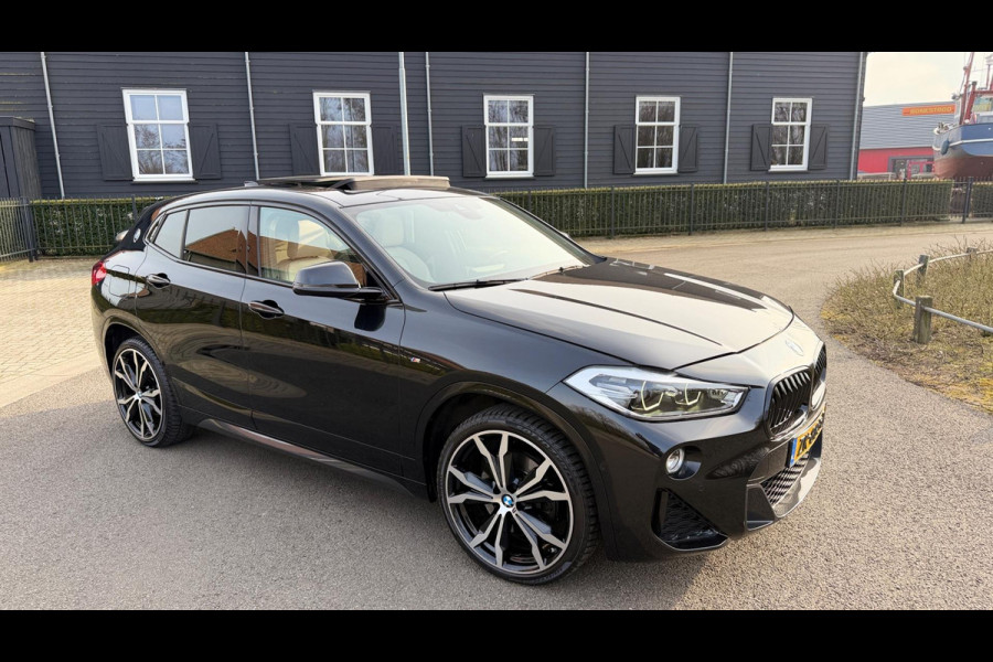 BMW X2 SDrive20i High Exe M-Pakket Panoramadak leer Navi Head-Up Camera