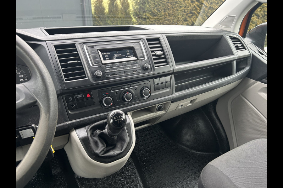 Volkswagen Transporter 2.0 TDI 102 PK TRENDLINE / L2H1 / 1e EIG. / DUBBEL CABINE / TREKHAAK / AIRCO / CRUISE