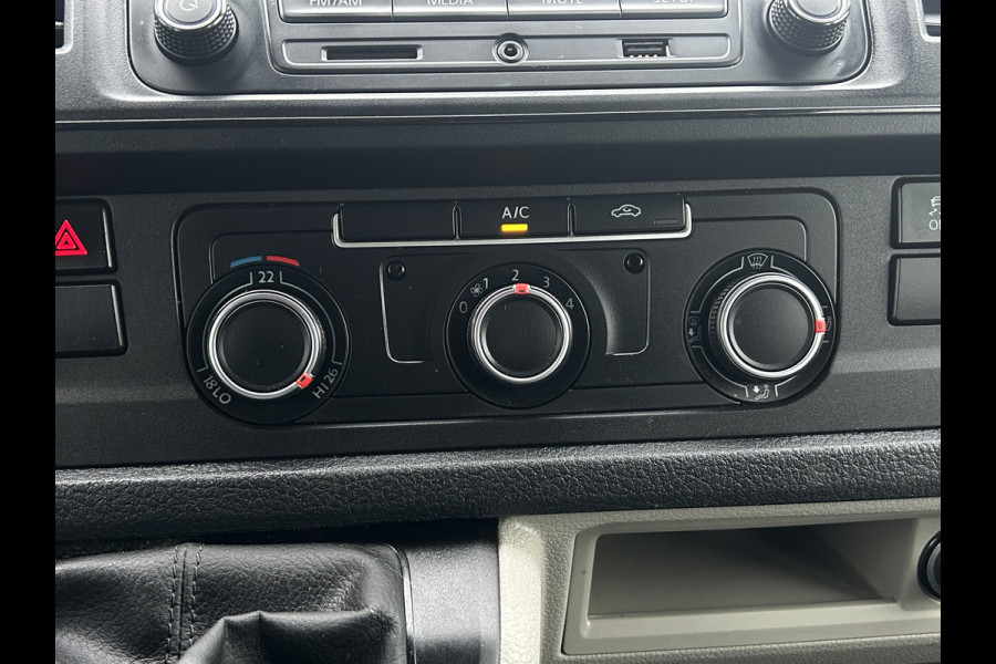 Volkswagen Transporter 2.0 TDI 102 PK TRENDLINE / L2H1 / 1e EIG. / DUBBEL CABINE / TREKHAAK / AIRCO / CRUISE
