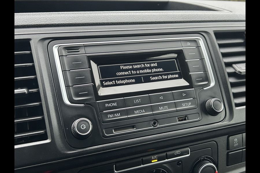 Volkswagen Transporter 2.0 TDI 102 PK TRENDLINE / L2H1 / 1e EIG. / DUBBEL CABINE / TREKHAAK / AIRCO / CRUISE