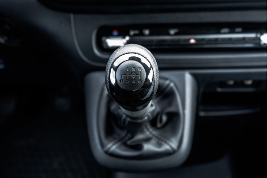 Mercedes-Benz Vito 116 CDI L2H1 Pro | Facelift | 160 PK | Mbux | Navi | Camera | Cruise | Carplay