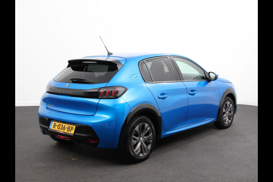 Peugeot e-208 EV Allure 50 kWh Climate control | Cruise control | LED | Camera | Parkeersensor achter | Lane assist | Navigatie | Apple Carplay/ Android Auto