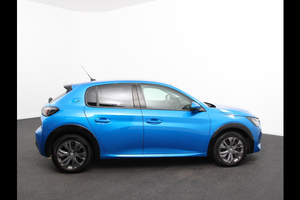 Peugeot e-208 EV Allure 50 kWh Climate control | Cruise control | LED | Camera | Parkeersensor achter | Lane assist | Navigatie | Apple Carplay/ Android Auto