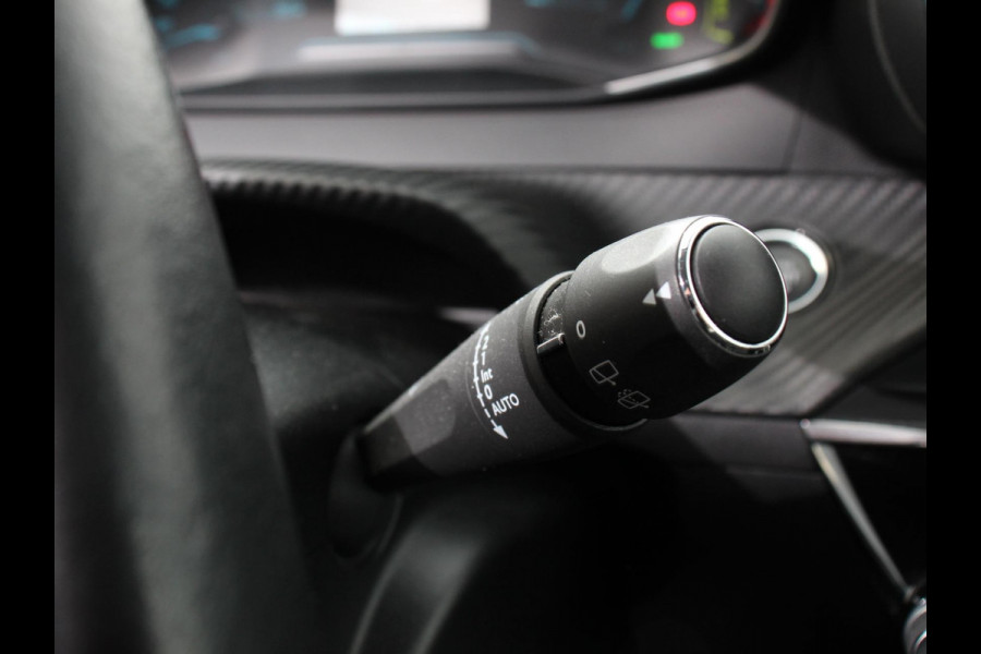 Peugeot e-208 EV Allure 50 kWh Climate control | Cruise control | LED | Camera | Parkeersensor achter | Lane assist | Navigatie | Apple Carplay/ Android Auto