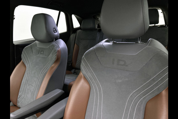 Volkswagen ID.4 Life 77 kWh (STOELVERWARMING, CAMERA, CARPLAY, NAVIGATIE, 1e EIGENAAR, GOED ONDERHOUDEN)