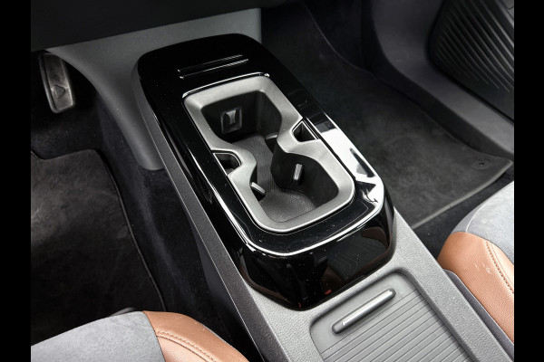 Volkswagen ID.4 Life 77 kWh (STOELVERWARMING, CAMERA, CARPLAY, NAVIGATIE, 1e EIGENAAR, GOED ONDERHOUDEN)
