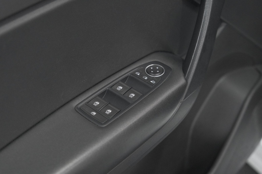 Renault Captur TCe 100 Intens | Stoelverwarming | Camera | Apple Carplay