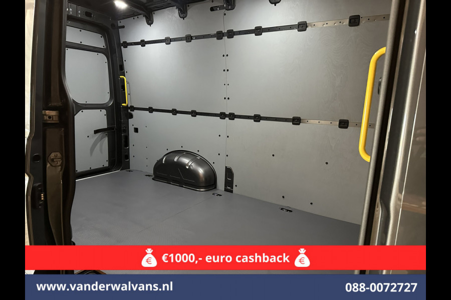 Volkswagen Crafter 2.0 TDI 140pk L3H3 L2H2 Euro6 Airco | Cruisecontrol | 3000kg Trekhaak | Camera Bijrijdersbank