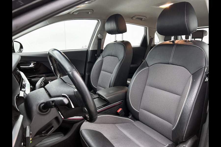 Kia e-Niro DynamicLine 64 kWh (NAVIGATIE, STOEL-/STUURVERWARMING, ADAPTIVE CRUISE, CARPLAY, 1e EIGENAAR)