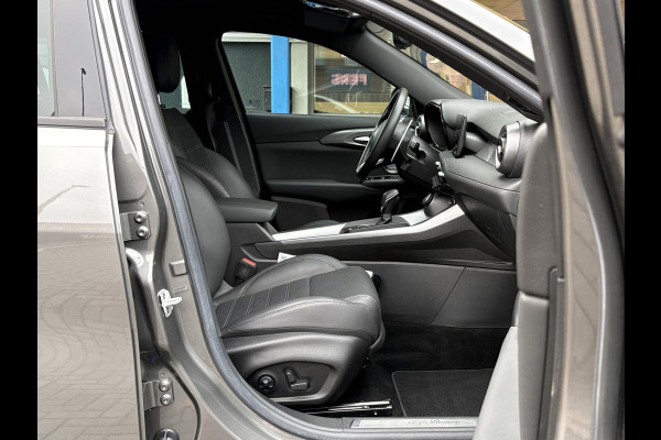 Alfa Romeo Tonale 1.3T PHEV Edizione Speciale 280pk! | Volle uitrusting! | Lederen bekleding | 360 graden Camera | Stoelverwarming/ventilatie | Adaptive cruise control | Schakelflippers |