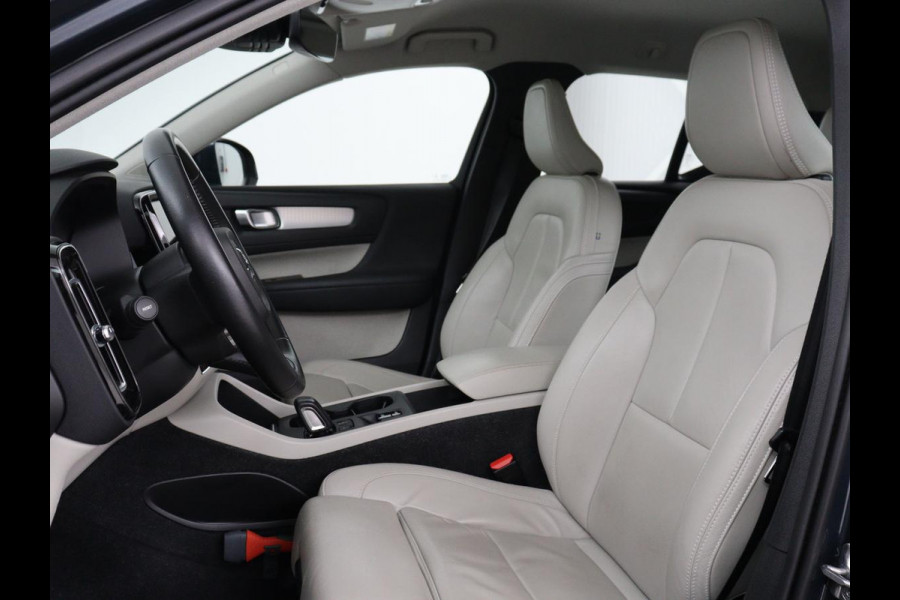 Volvo XC40 1.5 T4 Recharge Inscription Expression | Leder | Trekhaak | Adaptive cruise | Side Assist | Carplay | Navigatie | Full LED | Parkeerverwarming | Climate control | Parkeerhulp | PHEV | Plug In