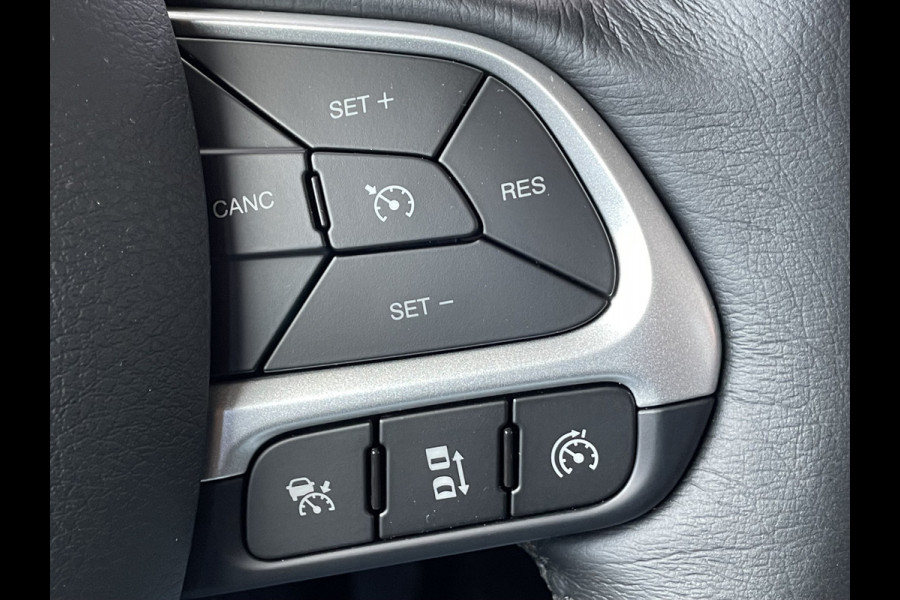 Jeep Renegade 1.5T e-Hybrid Limited (Stoel-/- stuurwiel verwarming - Camera - Keyless Entry - Navigatie - Automatische Airco - LED - Parkeerse