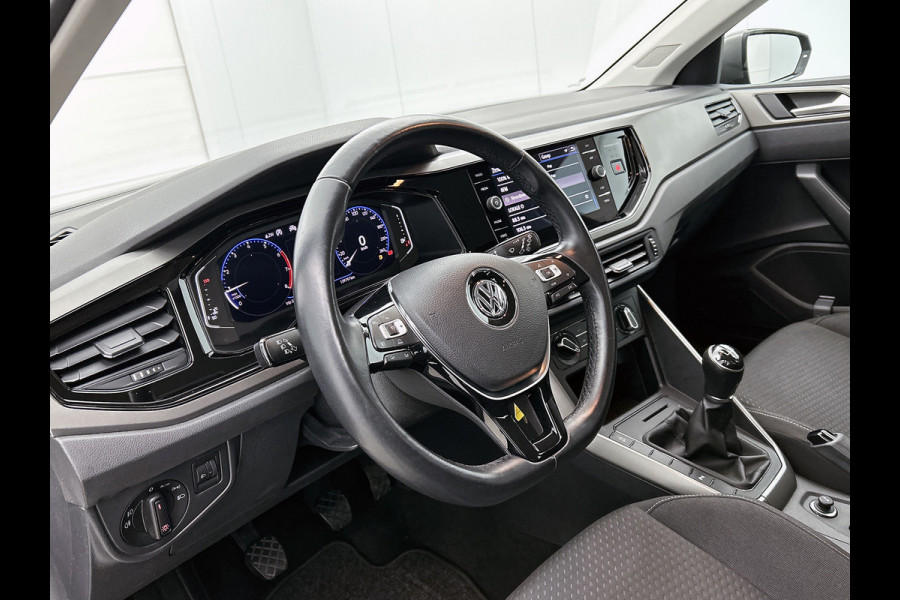Volkswagen Polo 1.0 TSI Comfortline (DIGITALE COCKPIT, NAVIGATIE, CARPLAY, PARKEERSENSOREN, 1e EIGENAAR, GOED ONDERHOUDEN)