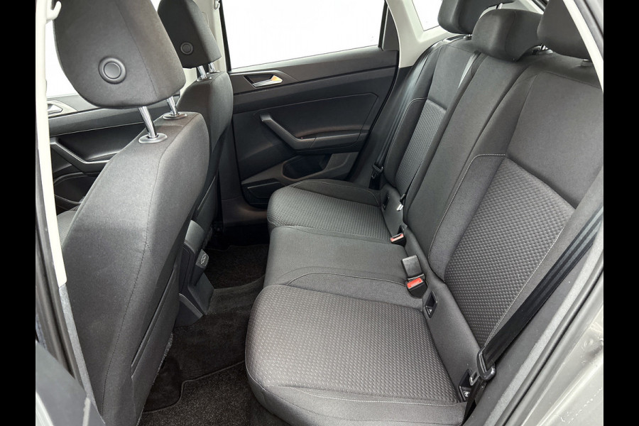 Volkswagen Polo 1.0 TSI Comfortline (DIGITALE COCKPIT, NAVIGATIE, CARPLAY, PARKEERSENSOREN, 1e EIGENAAR, GOED ONDERHOUDEN)