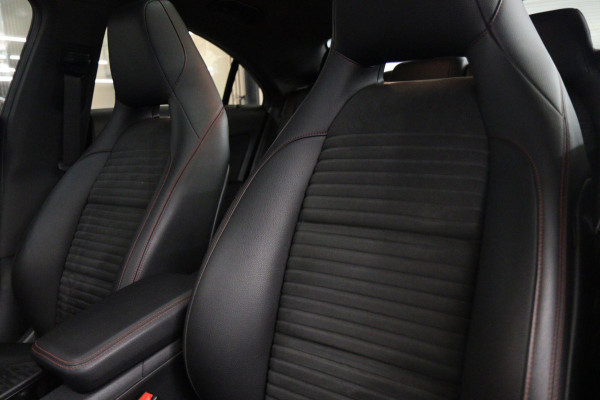 Mercedes-Benz CLA-Klasse 180 Business Solution AMG NAP/PANO/CARPLAY/CAM/STOELVER/VOL