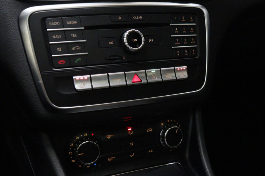 Mercedes-Benz CLA-Klasse 180 Business Solution AMG NAP/PANO/CARPLAY/CAM/STOELVER/VOL