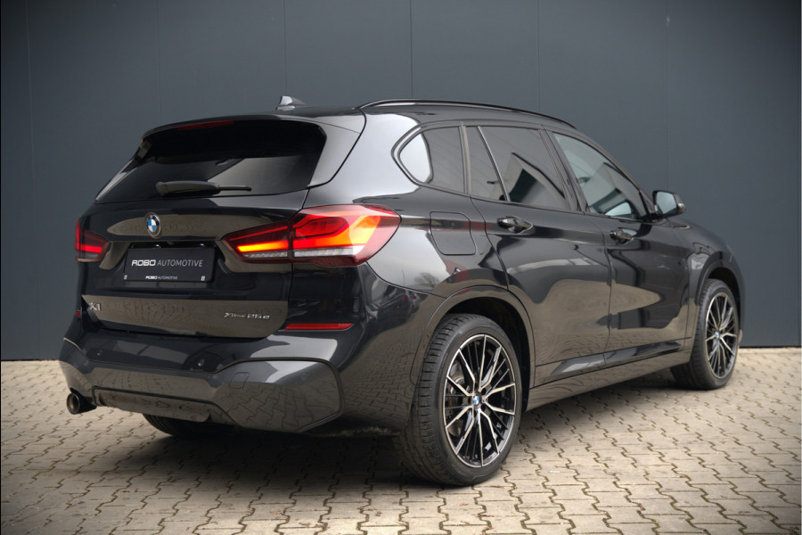 BMW X1 xDrive25e Business Ed. Plus M Sport | Adaptive Cruise Control | Leer | Keyless | Camera | Stuurverwarming | Stoelverwarming | Trekhaak | Shadow line | DAB | HIFI | Automaat | PDC | Navigatie |
