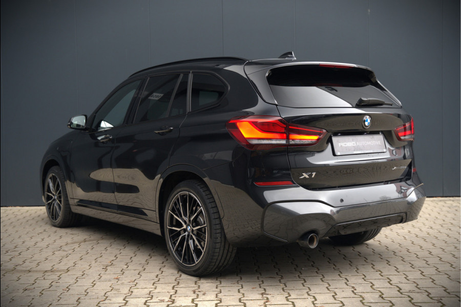 BMW X1 xDrive25e Business Ed. Plus M Sport | Adaptive Cruise Control | Leer | Keyless | Camera | Stuurverwarming | Stoelverwarming | Trekhaak | Shadow line | DAB | HIFI | Automaat | PDC | Navigatie |