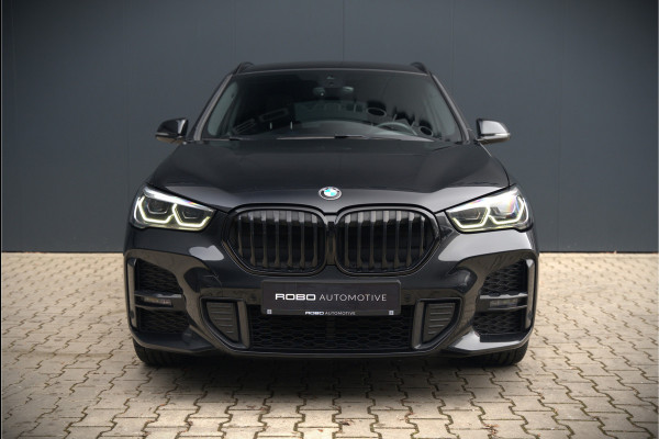 BMW X1 xDrive25e Business Ed. Plus M Sport | Adaptive Cruise Control | Leer | Keyless | Camera | Stuurverwarming | Stoelverwarming | Trekhaak | Shadow line | DAB | HIFI | Automaat | PDC | Navigatie |