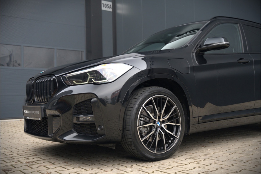 BMW X1 xDrive25e Business Ed. Plus M Sport | Adaptive Cruise Control | Leer | Keyless | Camera | Stuurverwarming | Stoelverwarming | Trekhaak | Shadow line | DAB | HIFI | Automaat | PDC | Navigatie |