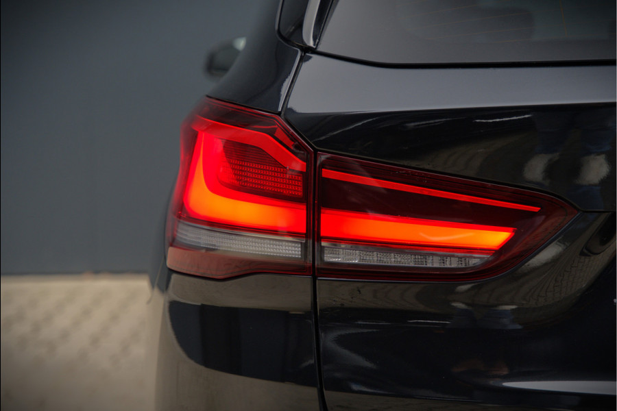 BMW X1 xDrive25e Business Ed. Plus M Sport | Adaptive Cruise Control | Leer | Keyless | Camera | Stuurverwarming | Stoelverwarming | Trekhaak | Shadow line | DAB | HIFI | Automaat | PDC | Navigatie |