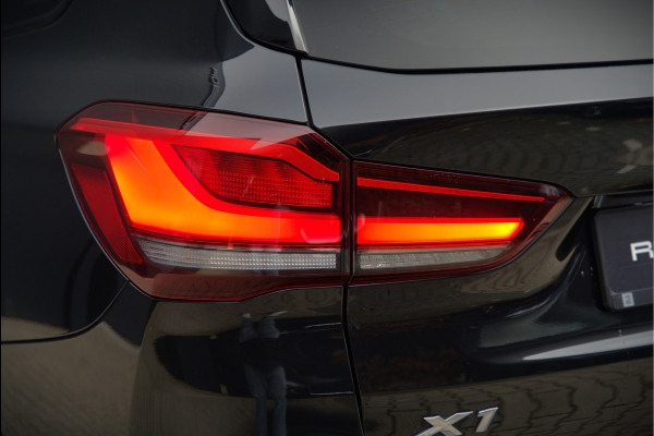 BMW X1 xDrive25e Business Ed. Plus M Sport | Adaptive Cruise Control | Leer | Keyless | Camera | Stuurverwarming | Stoelverwarming | Trekhaak | Shadow line | DAB | HIFI | Automaat | PDC | Navigatie |