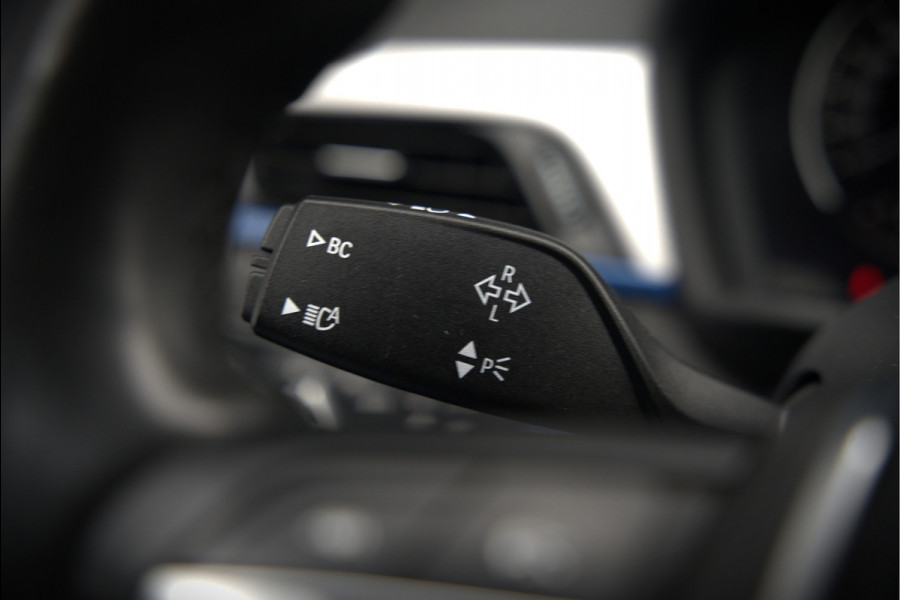 BMW X1 xDrive25e Business Ed. Plus M Sport | Adaptive Cruise Control | Leer | Keyless | Camera | Stuurverwarming | Stoelverwarming | Trekhaak | Shadow line | DAB | HIFI | Automaat | PDC | Navigatie |