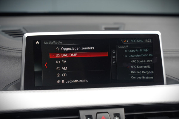 BMW X1 xDrive25e Business Ed. Plus M Sport | Adaptive Cruise Control | Leer | Keyless | Camera | Stuurverwarming | Stoelverwarming | Trekhaak | Shadow line | DAB | HIFI | Automaat | PDC | Navigatie |