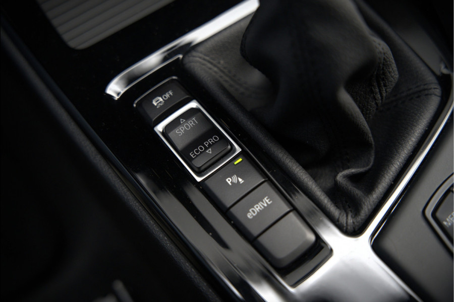 BMW X1 xDrive25e Business Ed. Plus M Sport | Adaptive Cruise Control | Leer | Keyless | Camera | Stuurverwarming | Stoelverwarming | Trekhaak | Shadow line | DAB | HIFI | Automaat | PDC | Navigatie |