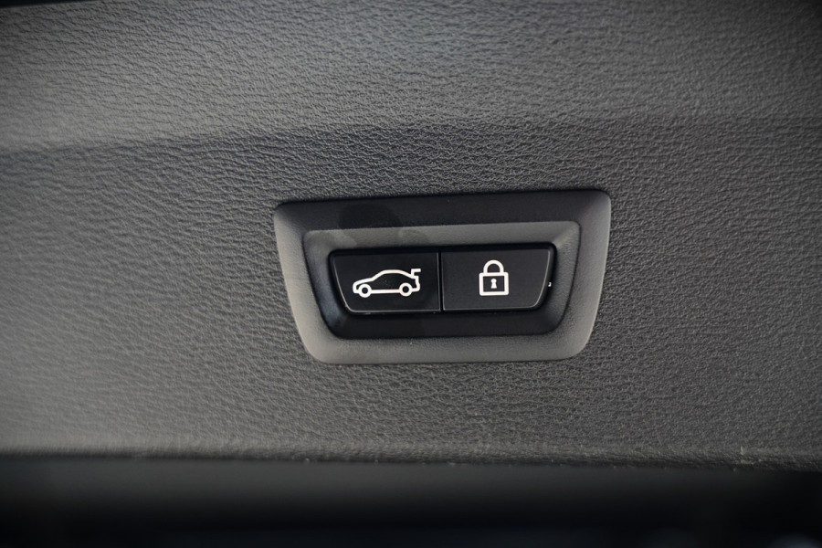 BMW X1 xDrive25e Business Ed. Plus M Sport | Adaptive Cruise Control | Leer | Keyless | Camera | Stuurverwarming | Stoelverwarming | Trekhaak | Shadow line | DAB | HIFI | Automaat | PDC | Navigatie |