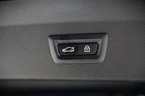 BMW X1 xDrive25e Business Ed. Plus M Sport | Adaptive Cruise Control | Leer | Keyless | Camera | Stuurverwarming | Stoelverwarming | Trekhaak | Shadow line | DAB | HIFI | Automaat | PDC | Navigatie |