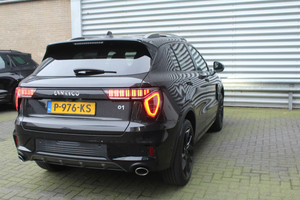 Lynk & Co 01 1.5 262pk PHEV Black Edition 360 Camera SoH 99% BTW NL-Auto NAP Panoramadak Clima Cruise Navi Carplay  20"LMV El. Klep