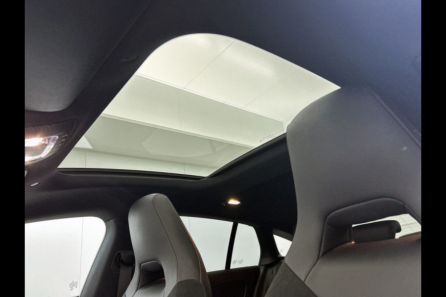 Mercedes-Benz CLA-Klasse Shooting Brake 200 Solution AMG (PANORAMADAK, SFEERVERLICHTING, ADAPTIVE CRUISE, GOED ONDERHOUDEN)