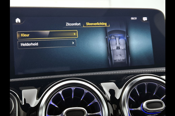 Mercedes-Benz CLA-Klasse Shooting Brake 200 Solution AMG (PANORAMADAK, SFEERVERLICHTING, ADAPTIVE CRUISE, GOED ONDERHOUDEN)