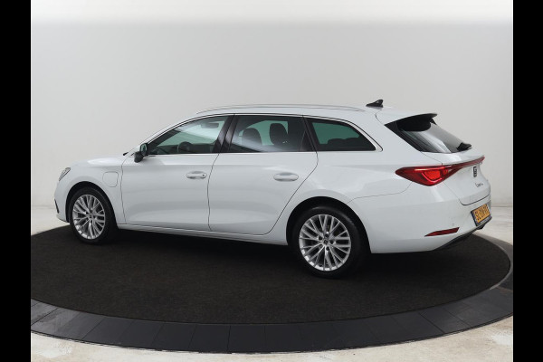 Seat Leon 1.4 TSI eHybrid PHEV Xcellence | Leder/Alcantara | Stoelverwarming | Adaptive cruise | Carplay | Sfeerverlichting | Navigatie | Stuurverwarming | Keyless | Full LED | Plug In