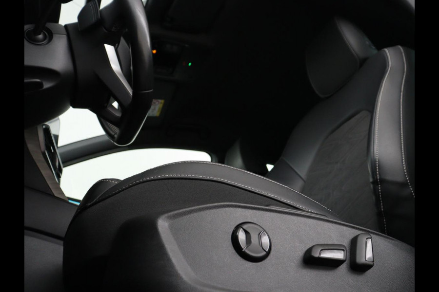 Seat Leon 1.4 TSI eHybrid PHEV Xcellence | Leder/Alcantara | Stoelverwarming | Adaptive cruise | Carplay | Sfeerverlichting | Navigatie | Stuurverwarming | Keyless | Full LED | Plug In