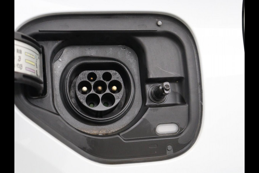 Seat Leon 1.4 TSI eHybrid PHEV Xcellence | Leder/Alcantara | Stoelverwarming | Adaptive cruise | Carplay | Sfeerverlichting | Navigatie | Stuurverwarming | Keyless | Full LED | Plug In