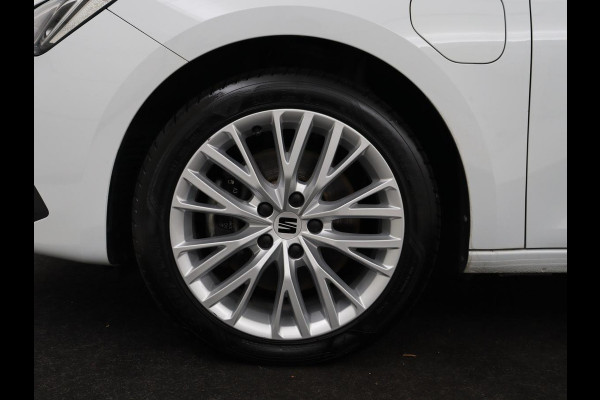 Seat Leon 1.4 TSI eHybrid PHEV Xcellence | Leder/Alcantara | Stoelverwarming | Adaptive cruise | Carplay | Sfeerverlichting | Navigatie | Stuurverwarming | Keyless | Full LED | Plug In