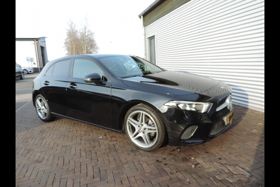 Mercedes-Benz A-Klasse 200 Business Solution AMG