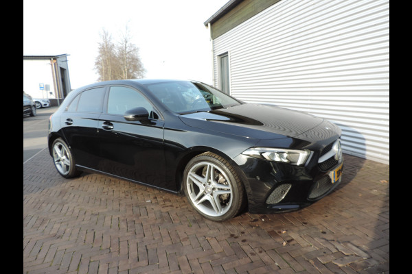 Mercedes-Benz A-Klasse 200 Business Solution AMG
