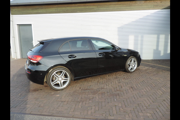 Mercedes-Benz A-Klasse 200 Business Solution AMG