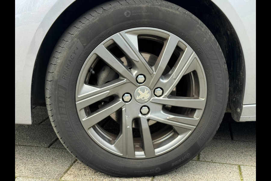 Peugeot 208 1.2 PureTech Active Pack 46.000 KM - Apple CarPlay / Navigatie I Airco I LED I PDC I Sport velgen I Dealer onderhouden