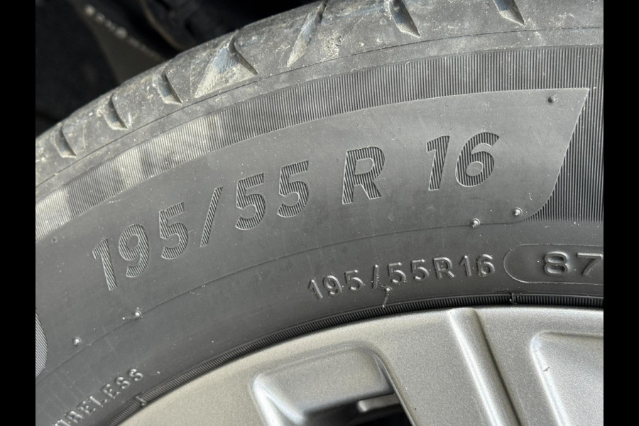 Peugeot 208 1.2 PureTech Active Pack 46.000 KM - Apple CarPlay / Navigatie I Airco I LED I PDC I Sport velgen I Dealer onderhouden