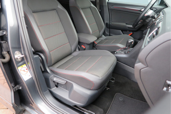 Volkswagen T-Roc 1.5 TSI 150pk DSG Business R-Line Sport Led, Camera , PDC , Virtual cockpit, Navi , Carplay, DAB+ Electr. achterklep