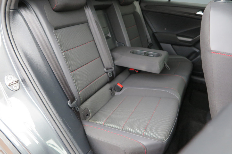 Volkswagen T-Roc 1.5 TSI 150pk DSG Business R-Line Sport Led, Camera , PDC , Virtual cockpit, Navi , Carplay, DAB+ Electr. achterklep