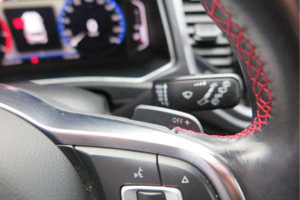 Volkswagen T-Roc 1.5 TSI 150pk DSG Business R-Line Sport Led, Camera , PDC , Virtual cockpit, Navi , Carplay, DAB+ Electr. achterklep